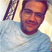 Tutor dedicado, paciente y adaptable para estudiantes de todos niveles.